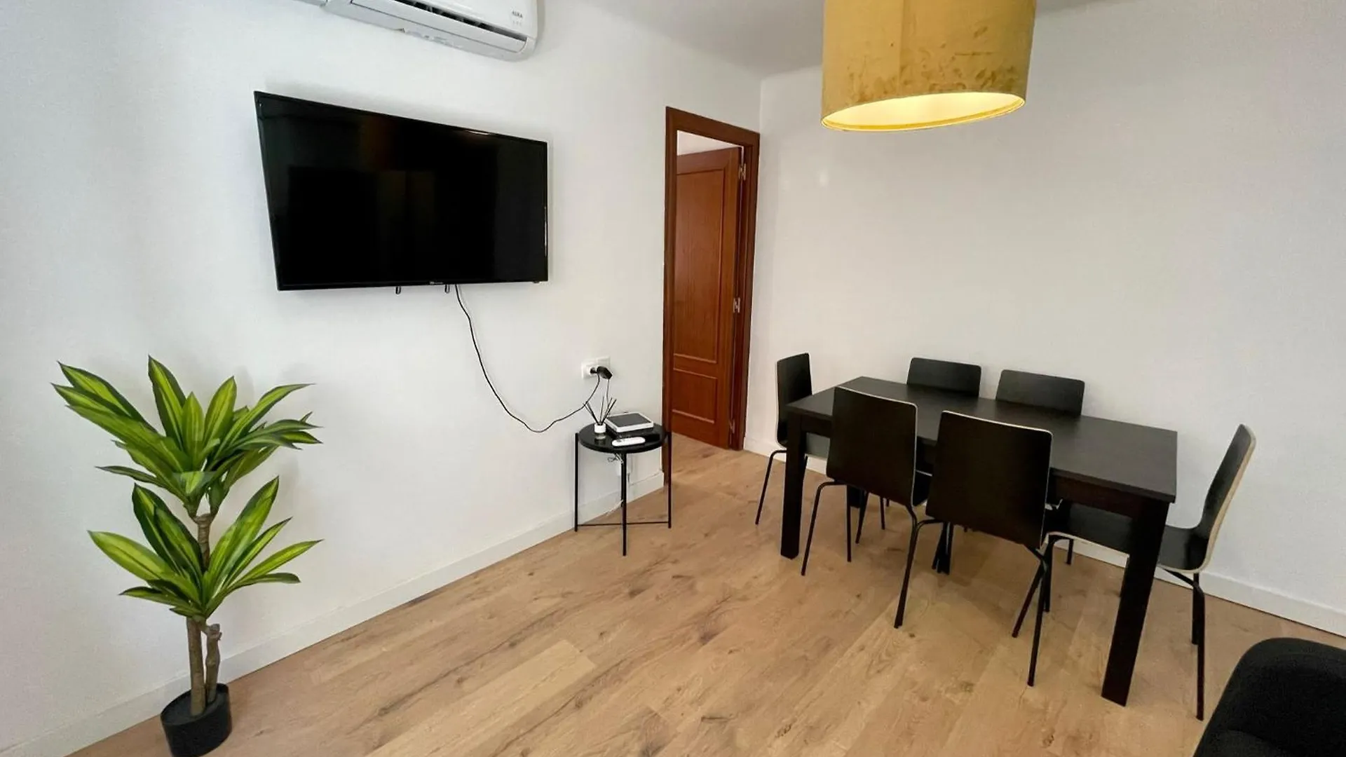 Pensionat Beautiful Rooms For Rent In Tarragona Center