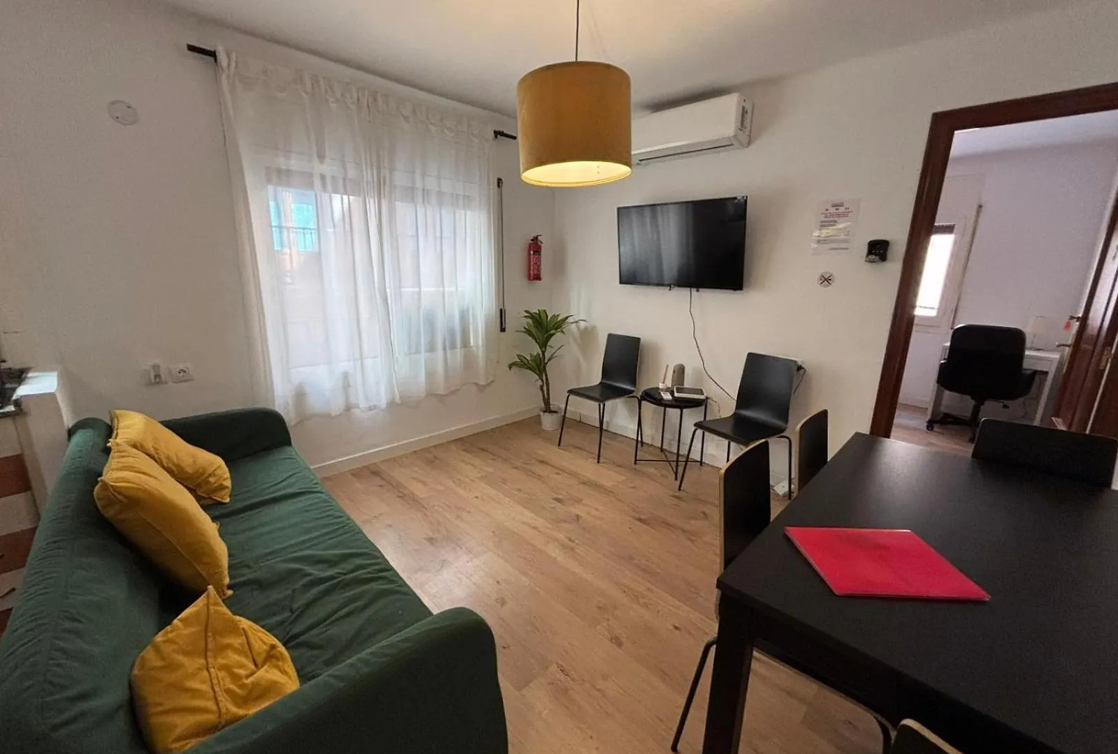 Beautiful Rooms For Rent In Tarragona Center 0*,